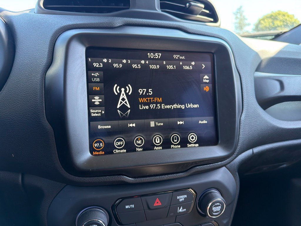 Used 2023 Jeep Renegade Latitude AWD/4WD image 10