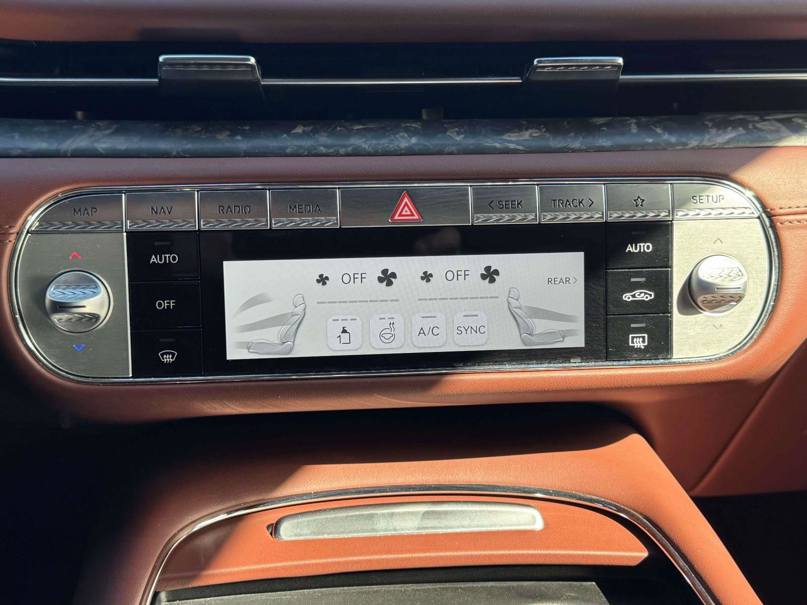 Used 2024 Genesis G90 3.5T image 29