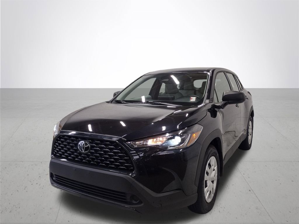 Used 2024 Toyota Corolla Cross L image 2