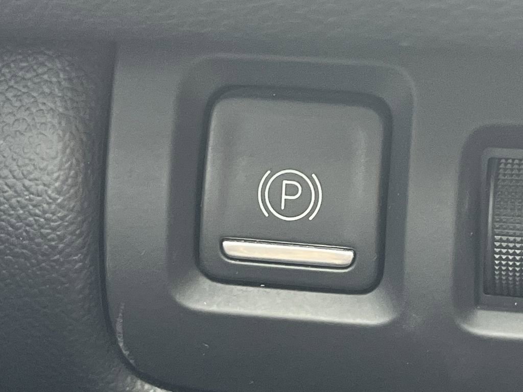 Certified 2024 Cadillac XT4 Premium Luxury image 55