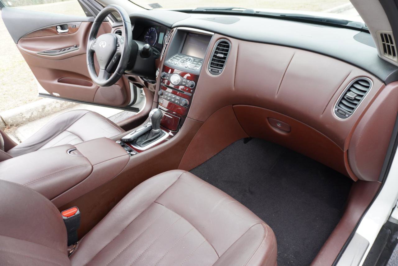 Used 2017 INFINITI QX50 AWD w/ Technology Package image 27