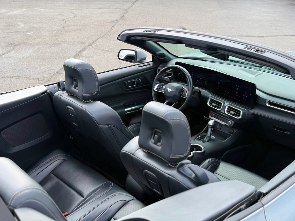 Used 2025 Ford Mustang Premium RWD image 11