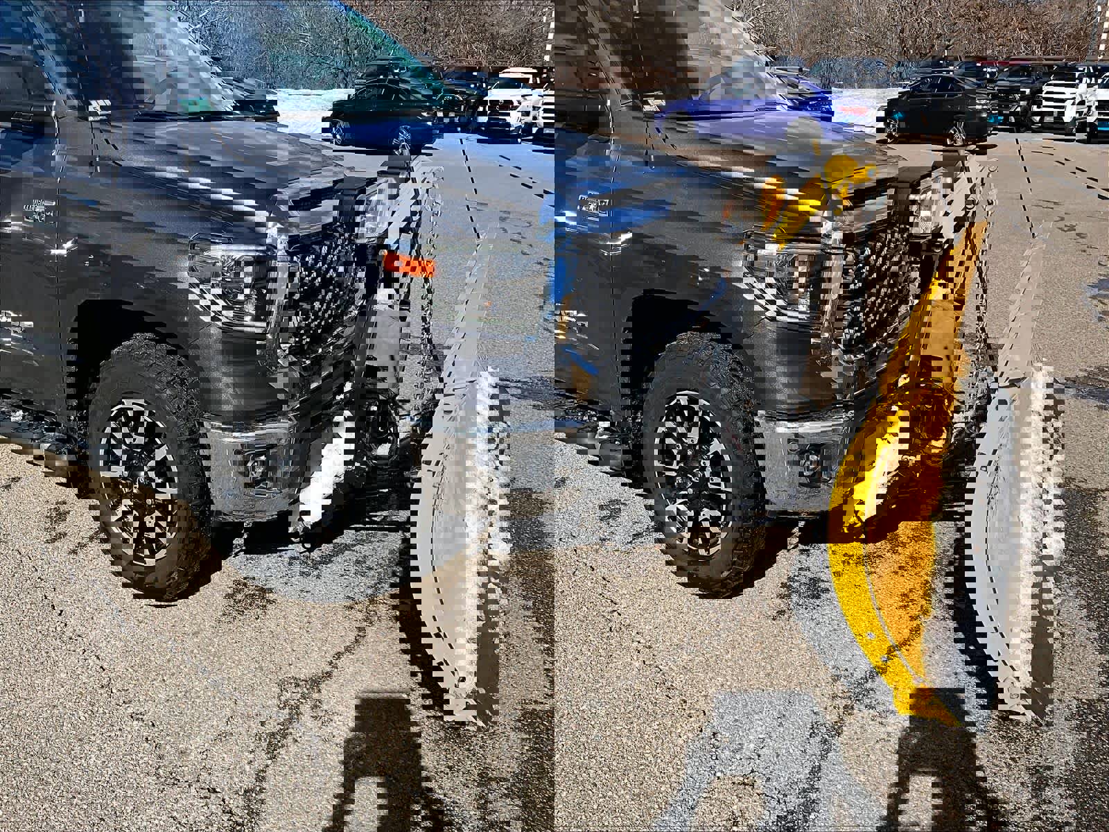 Used 2018 Toyota Tundra SR5 w/ TRD Off Road Package image 5