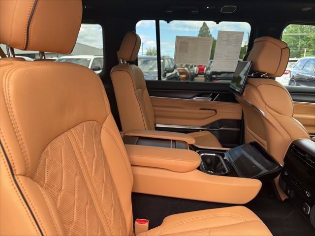 Certified 2025 Jeep Grand Wagoneer L Series III w/ Rear Seat Video Group 1 AWD/4WD image 10