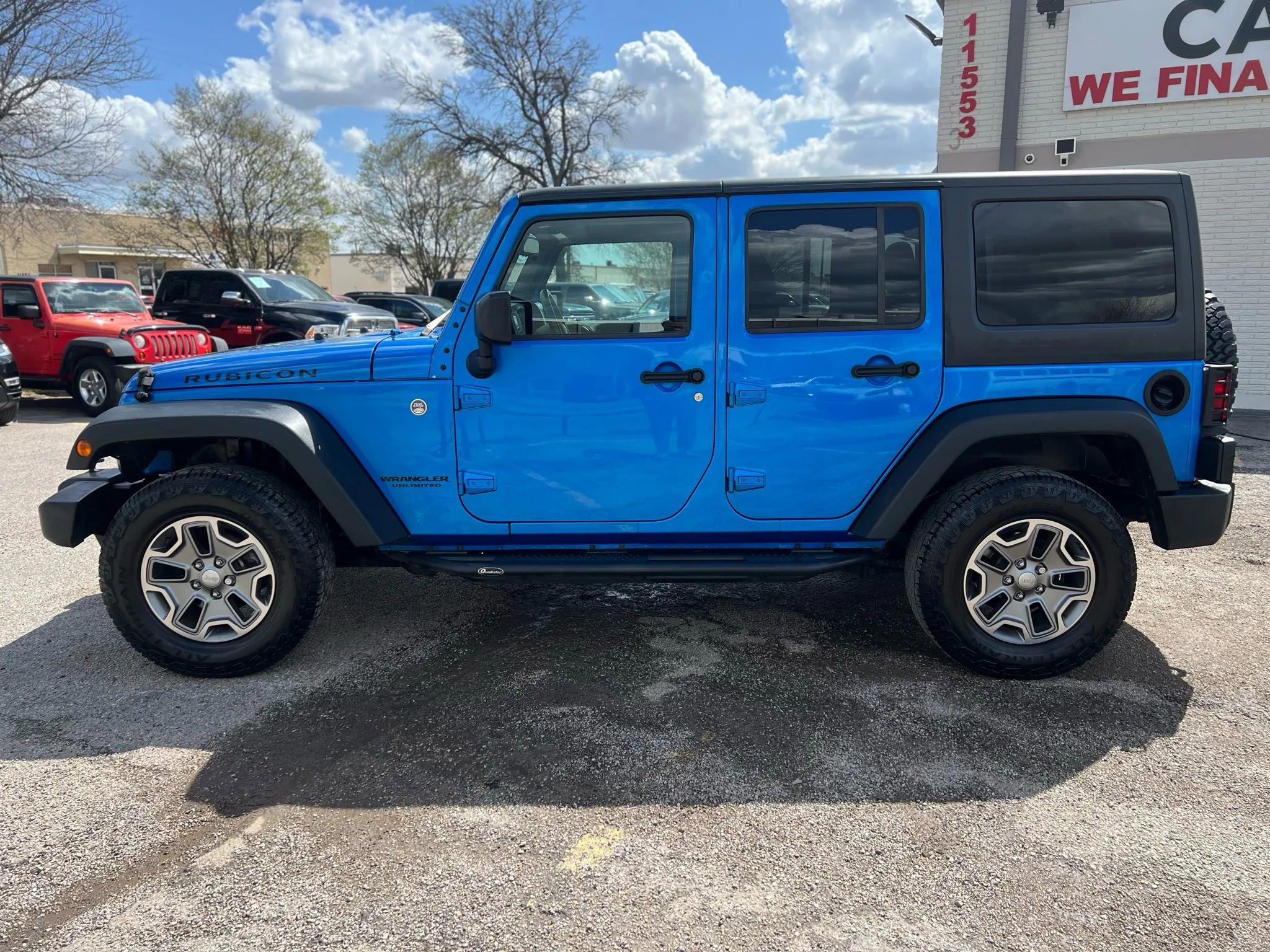 Used 2016 Jeep Wrangler Unlimited Rubicon w/ Connectivity Group image 4