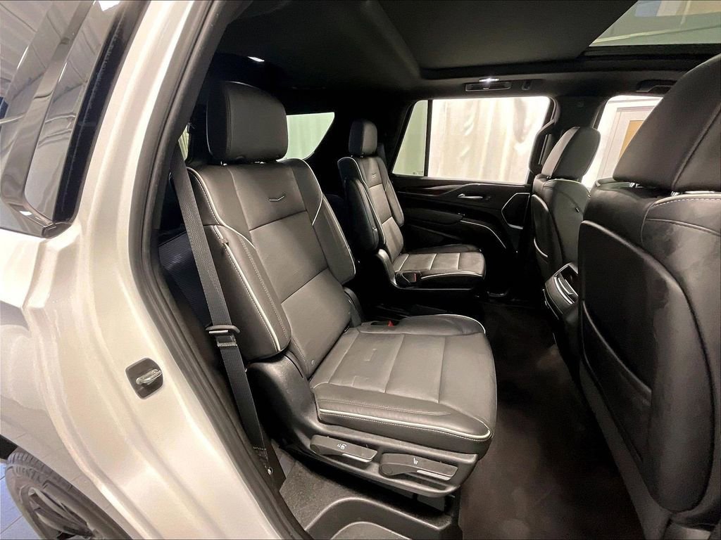 Used 2023 Cadillac Escalade Premium Luxury w/ LPO, Floor Liner Package AWD/4WD image 16