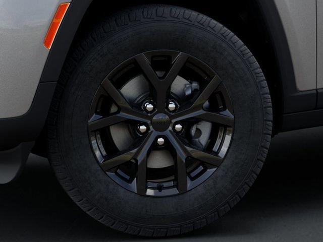 New 2026 Jeep Grand Cherokee Laredo image 8