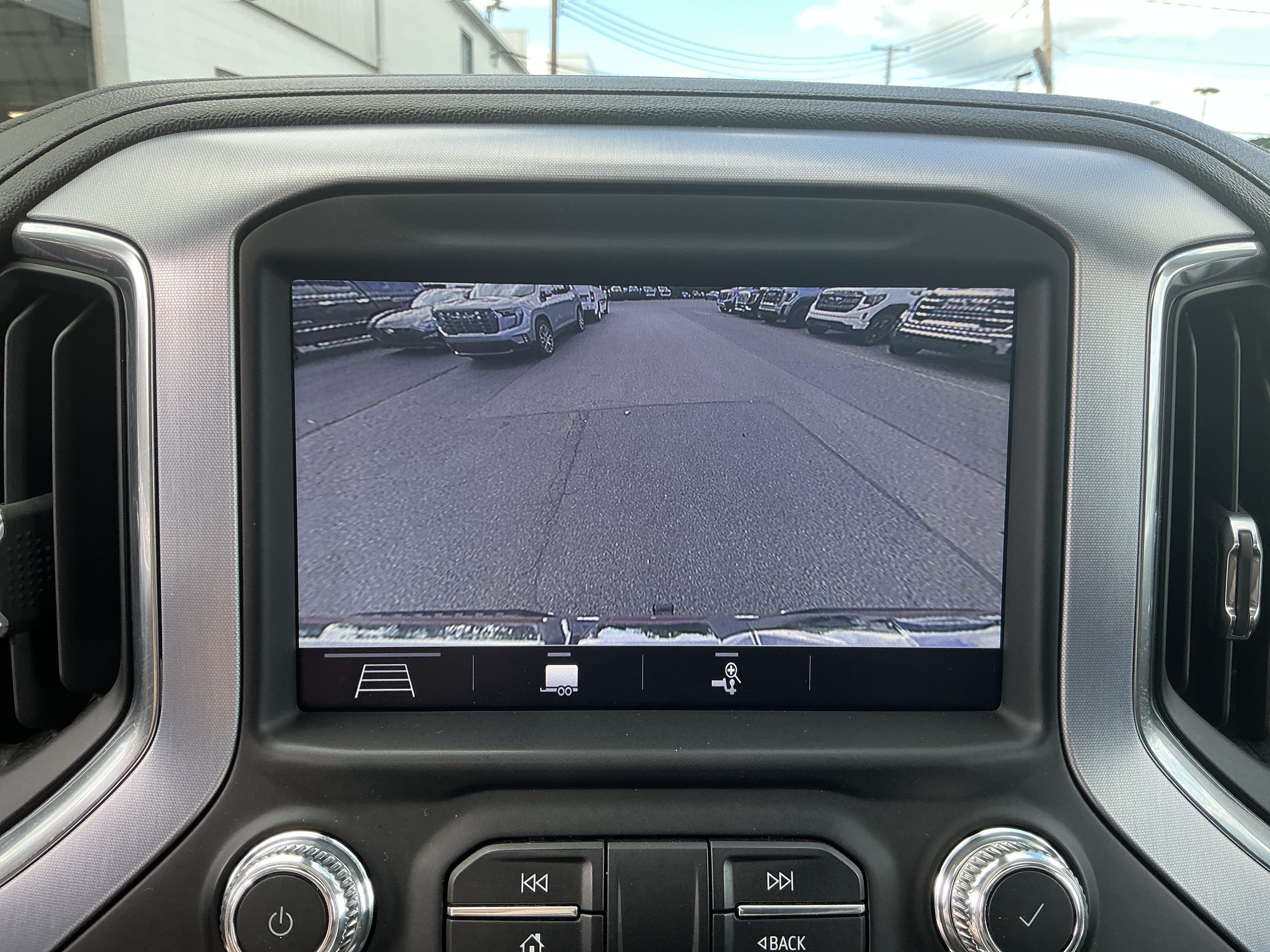 Used 2019 GMC Sierra 1500 SLT w/ SLT Premium Plus Package AWD/4WD image 24