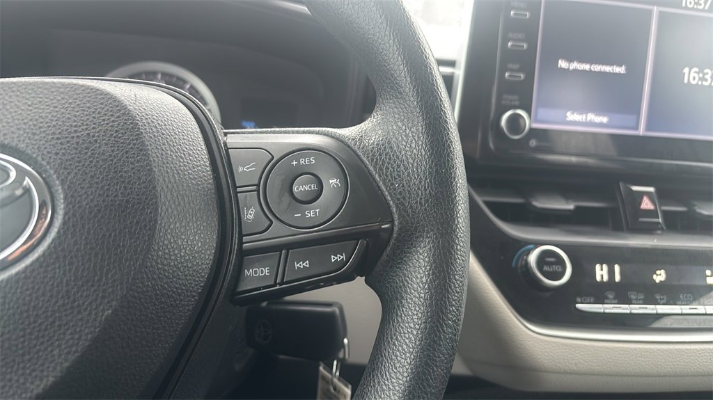 Used 2021 Toyota Corolla LE image 26