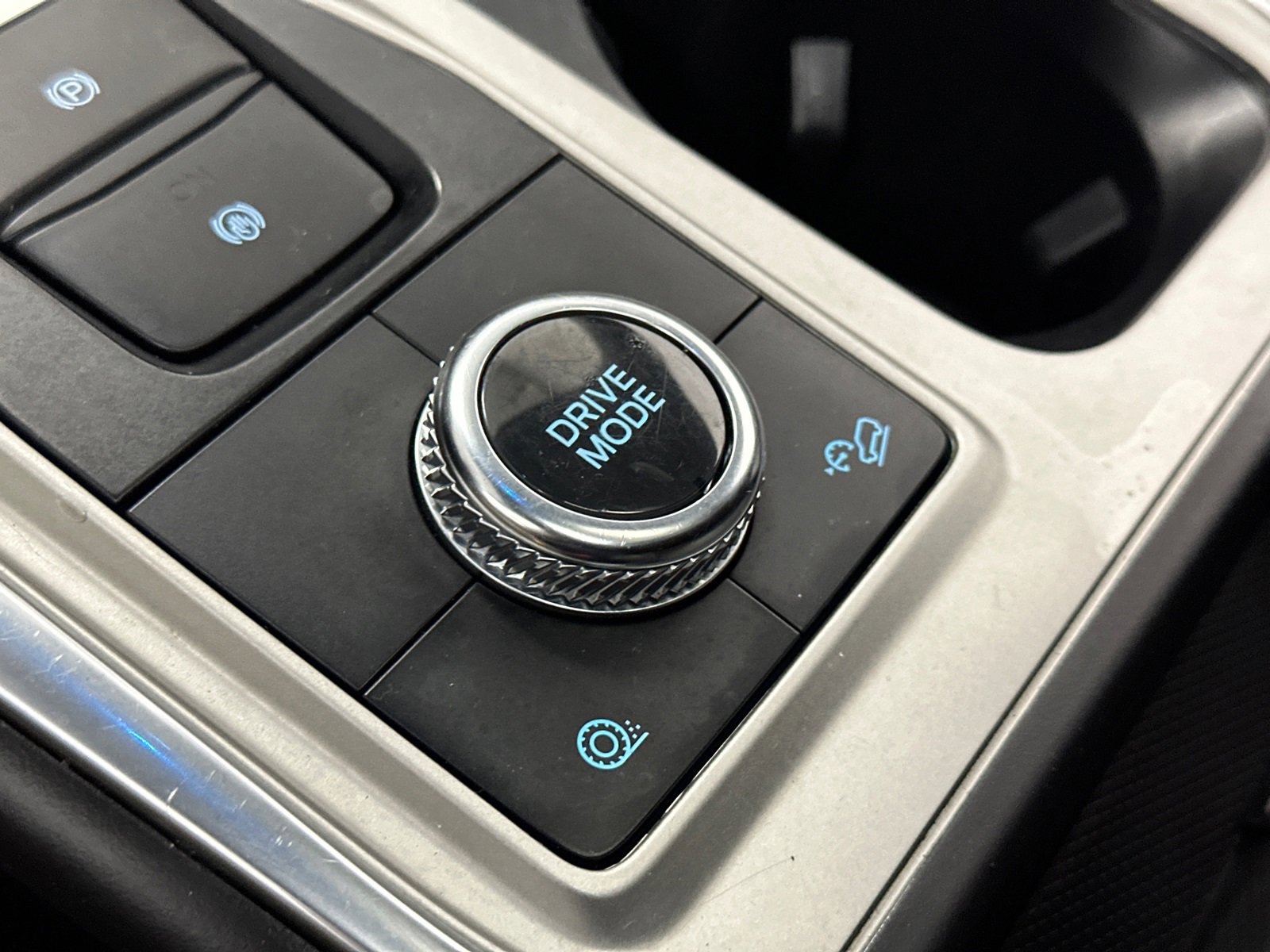 Used 2022 Ford Explorer XLT w/ Equipment Group 202A image 34