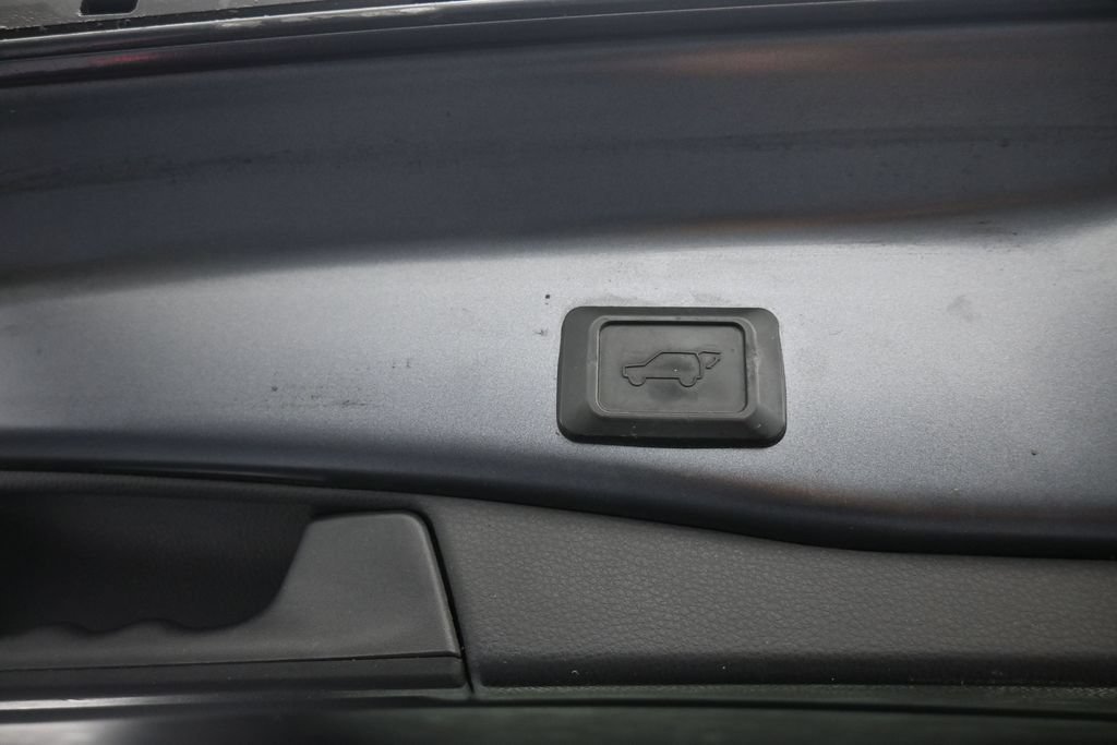 Used 2019 Toyota RAV4 XLE w/ Convenience Package AWD/4WD image 24