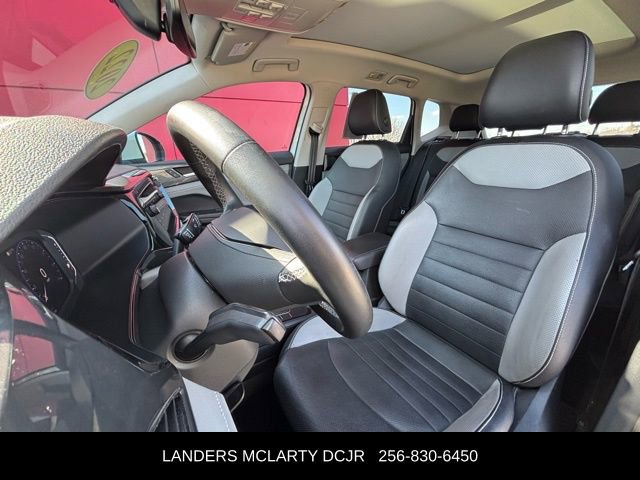 Used 2022 Volkswagen Taos SEL w/ Panoramic Sunroof Package image 22