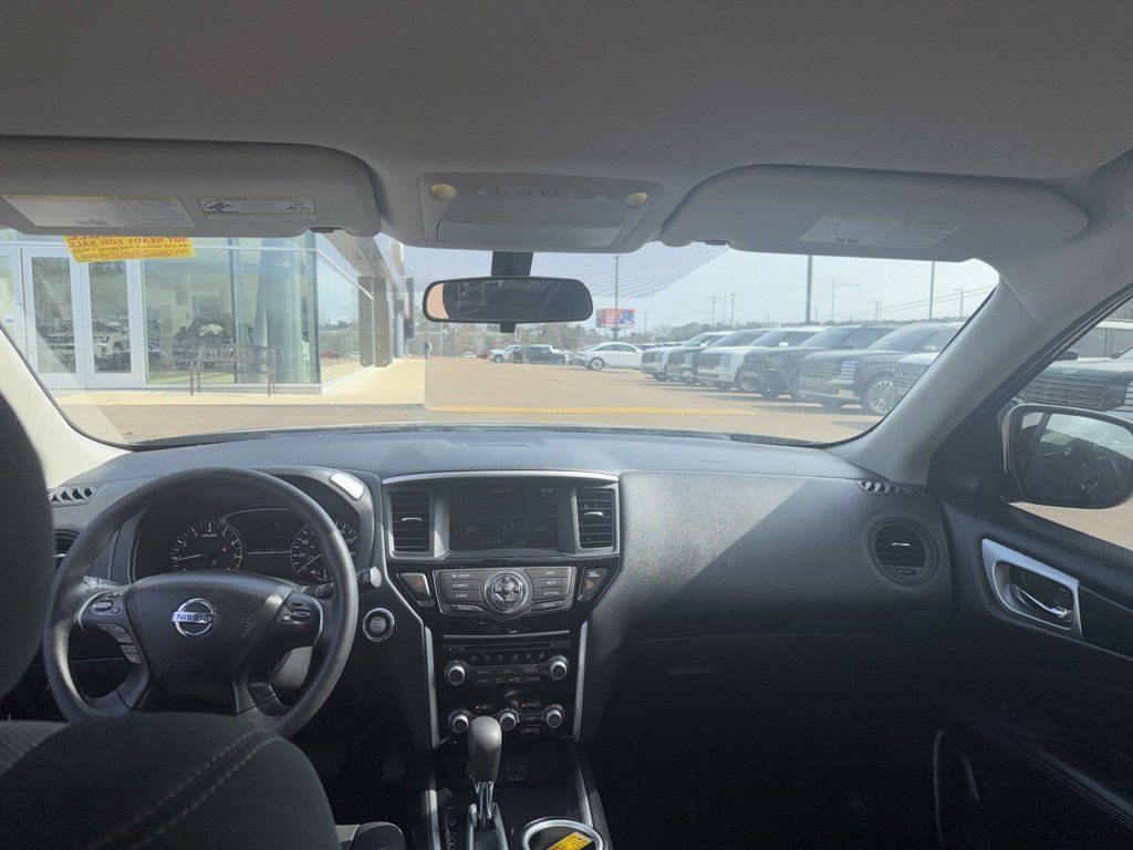 Used 2020 Nissan Pathfinder S image 15