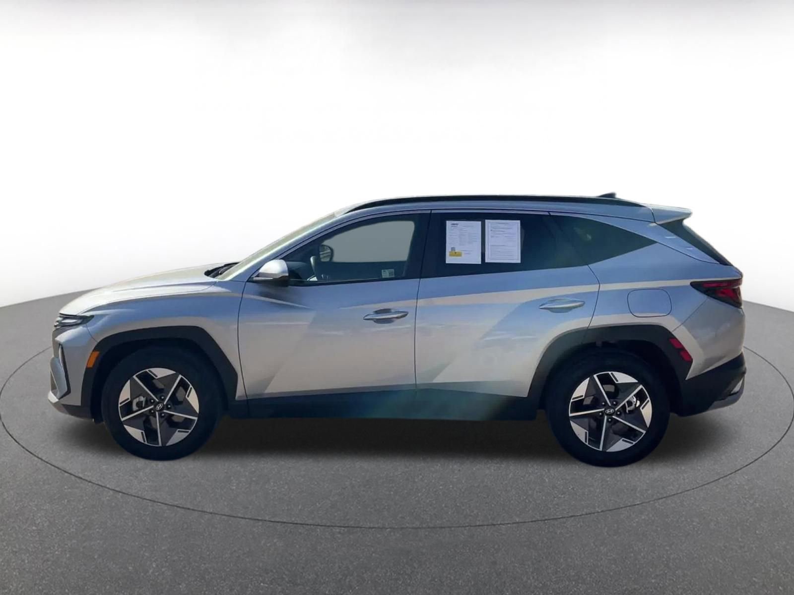 Used 2025 Hyundai Tucson SEL FWD image 9