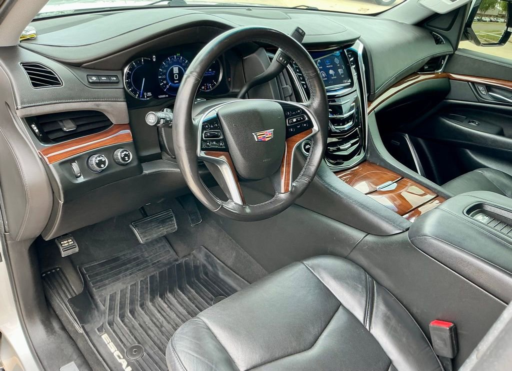 Used 2019 Cadillac Escalade Luxury AWD/4WD image 35