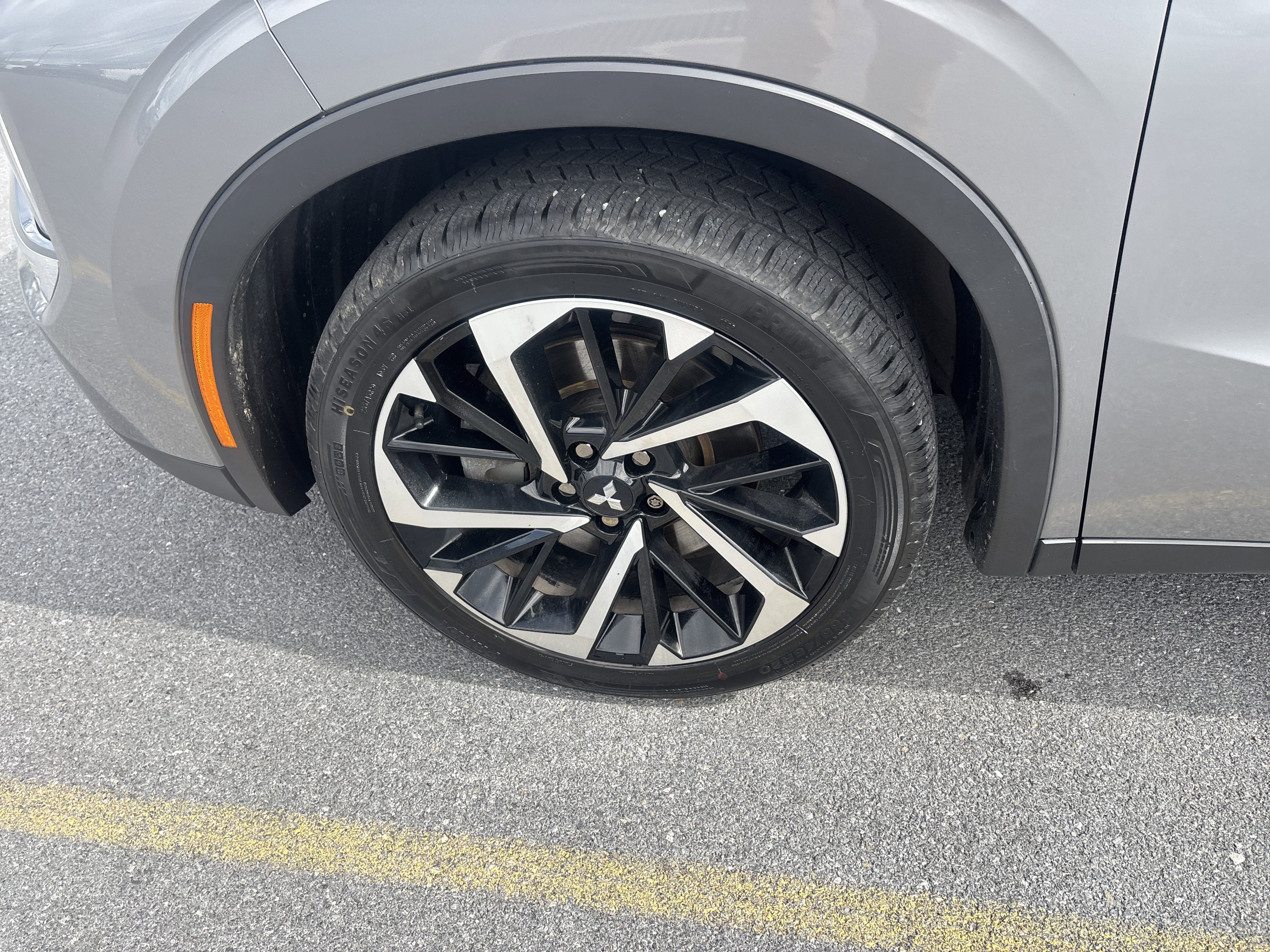 Used 2022 Mitsubishi Outlander SE image 11