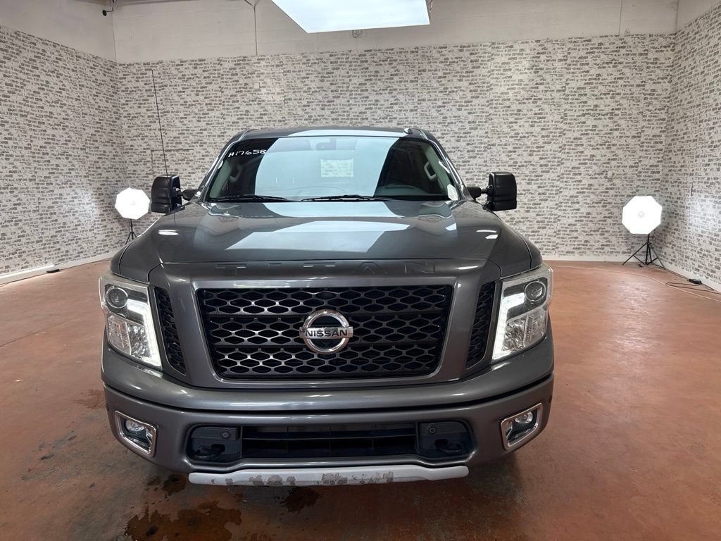 Used 2019 Nissan Titan PRO-4X w/ Pro-4x Convenience Package AWD/4WD image 2