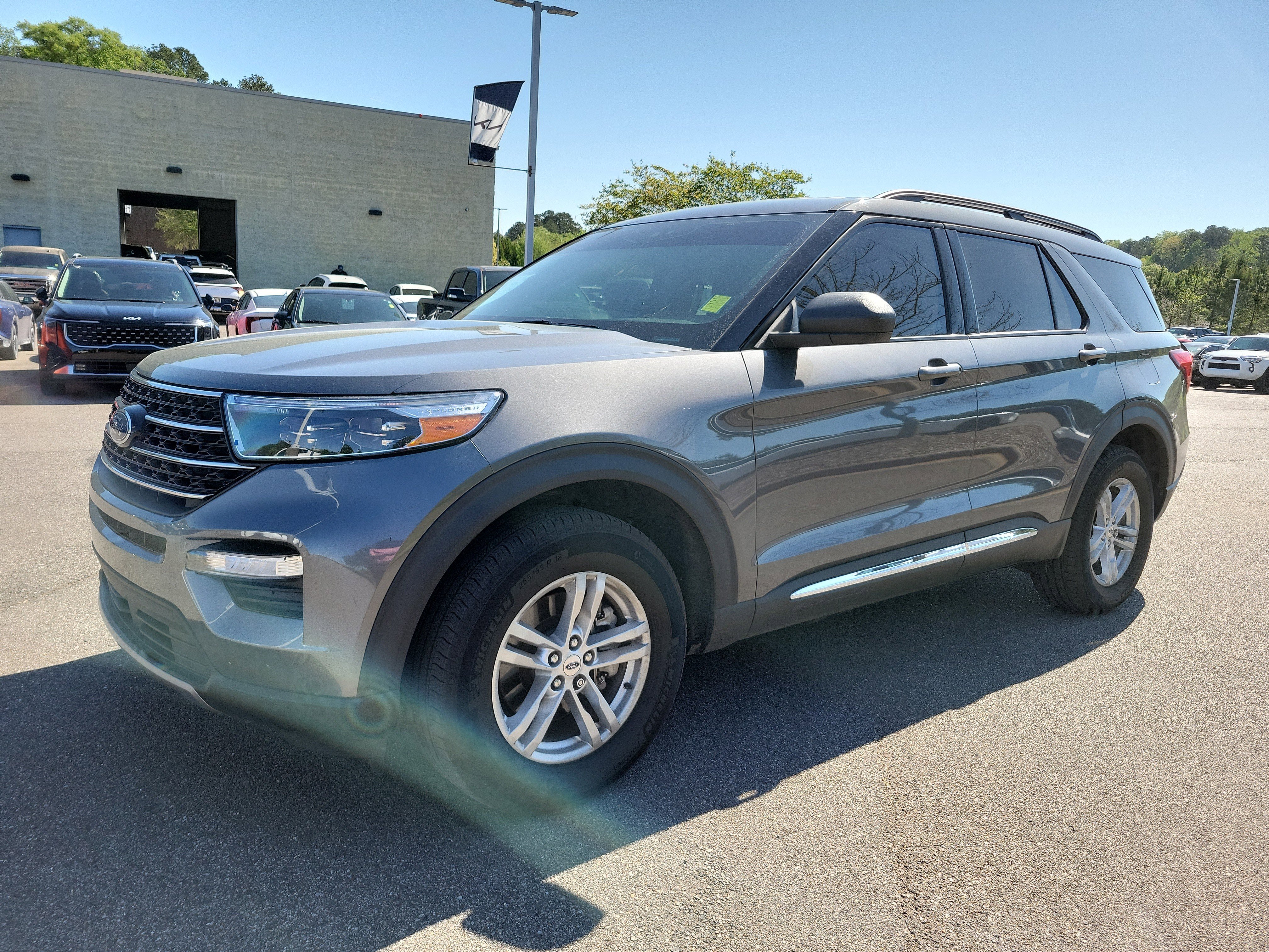 Used 2022 Ford Explorer XLT w/ Equipment Group 202A image 23