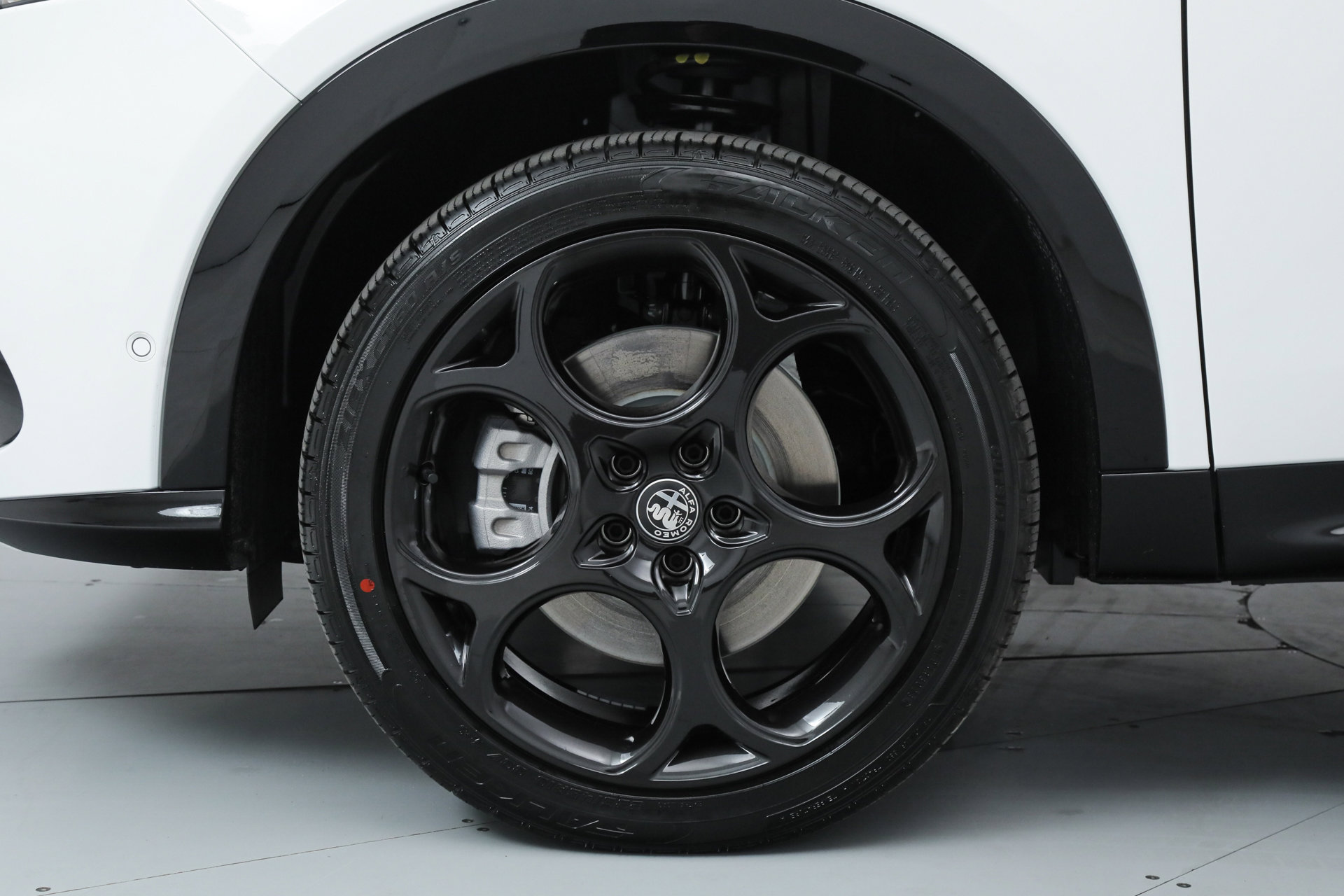 New 2026 Alfa Romeo Tonale Sprint w/ Red Premium Package image 27