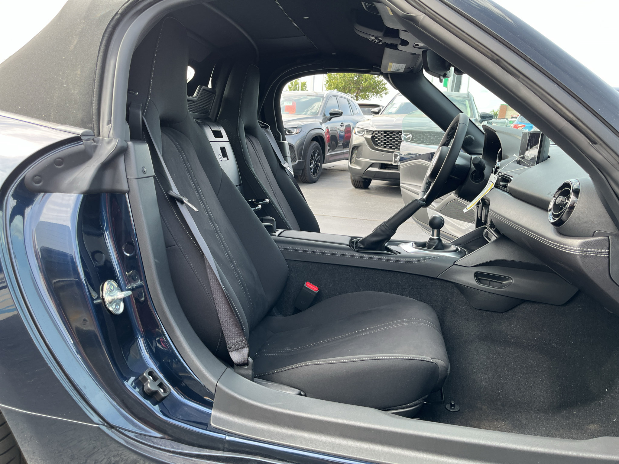 New 2026 MAZDA MX-5 Miata Club w/ Weather Package RWD image 39