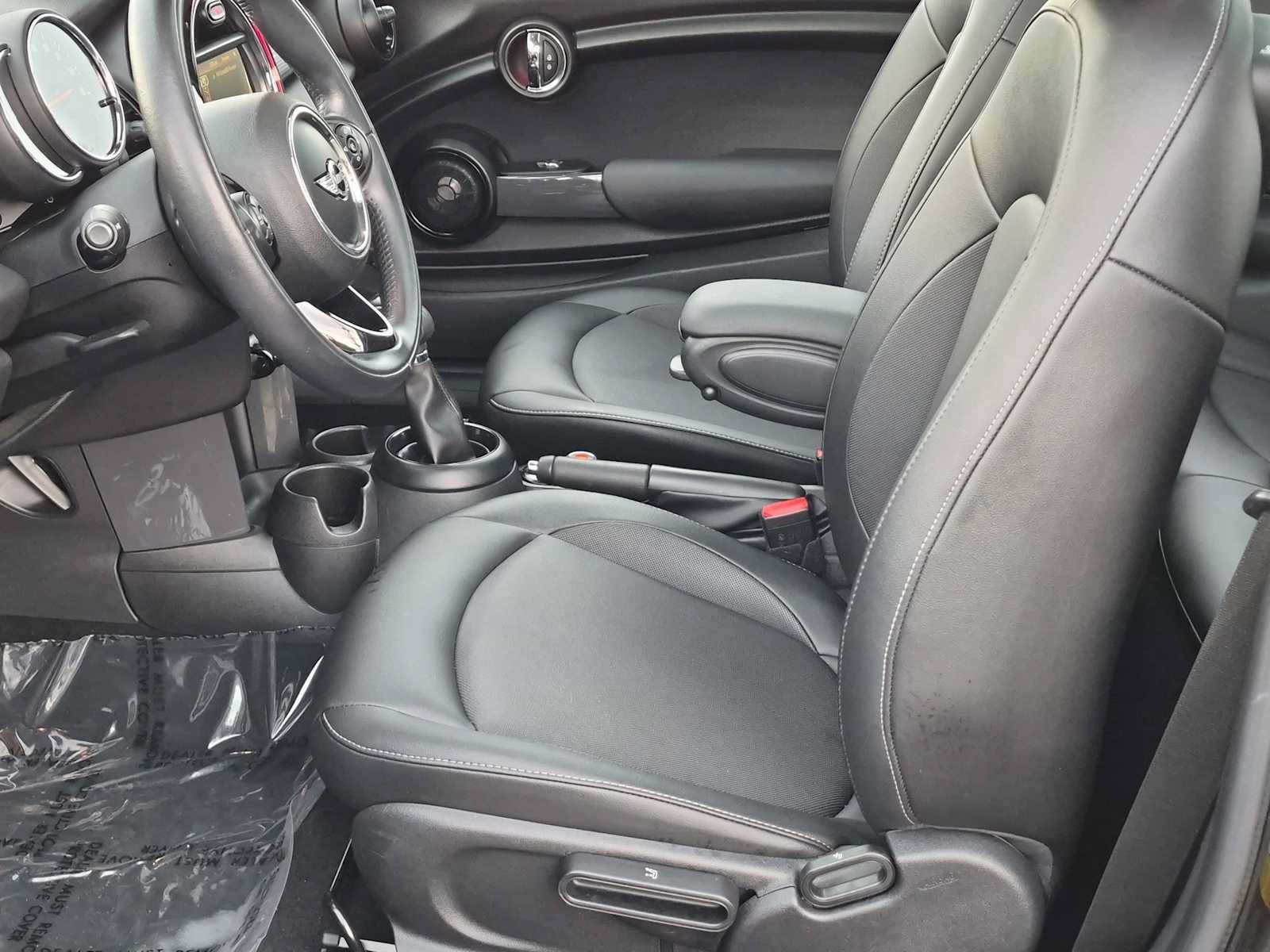 Used 2018 MINI Cooper 2-Door Hardtop FWD image 17