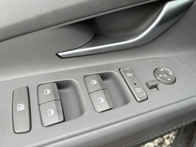 Used 2023 Hyundai Elantra SEL FWD image 12