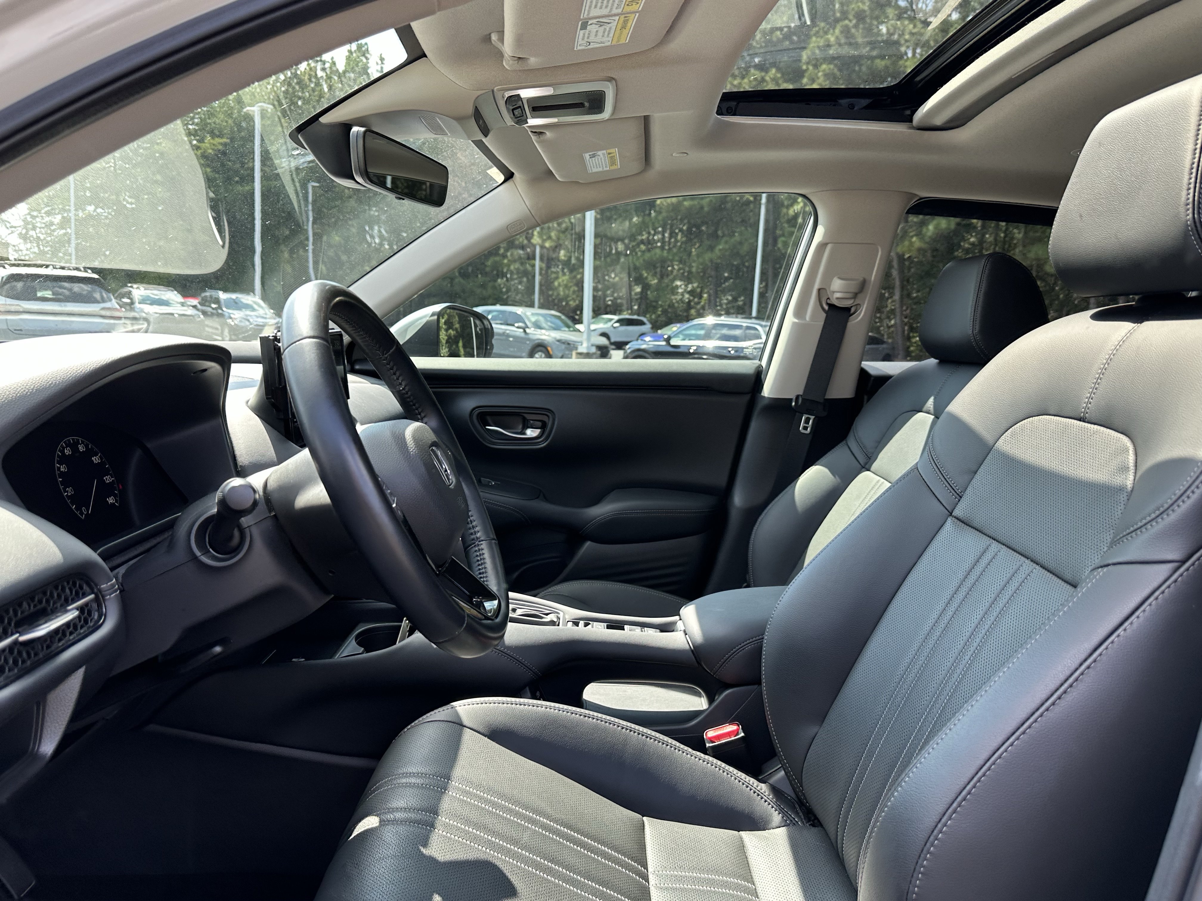 Used 2025 Honda HR-V EX-L image 7