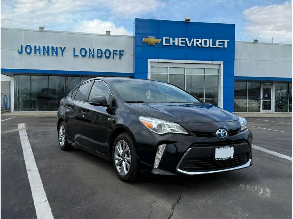 Used 2016 Toyota Prius Three w/ Advanced Technology Package