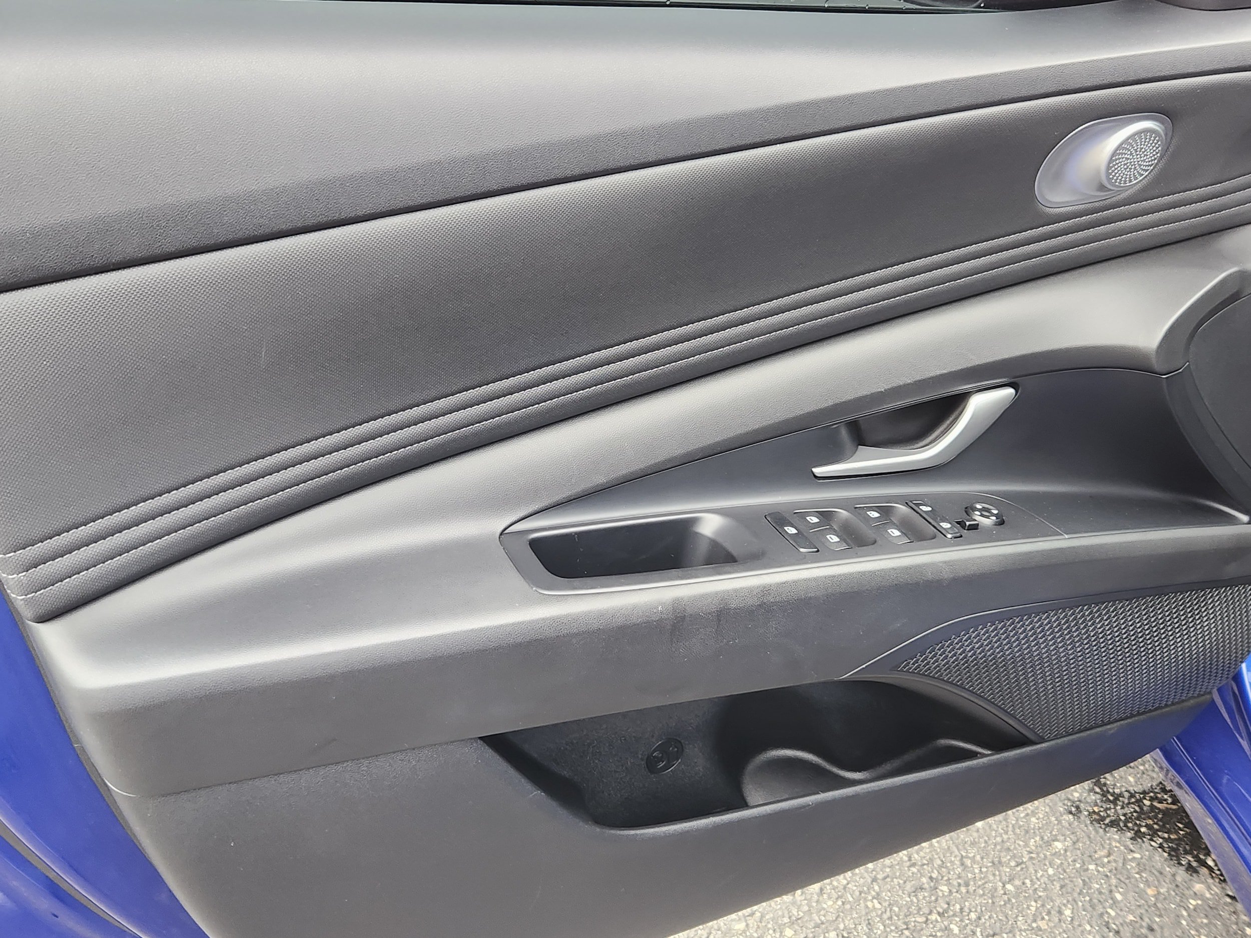 Used 2023 Hyundai Elantra SEL w/ Convenience Package FWD image 6