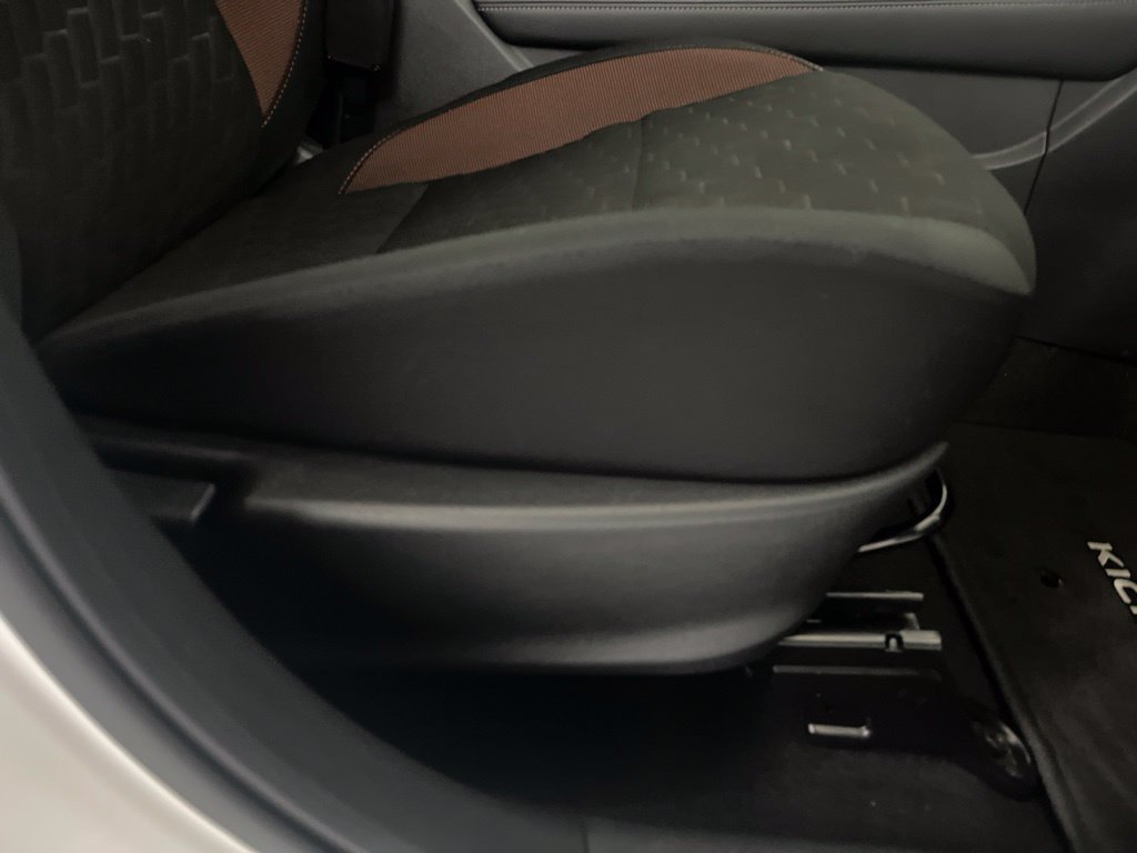 Used 2024 Nissan Kicks SR FWD image 55