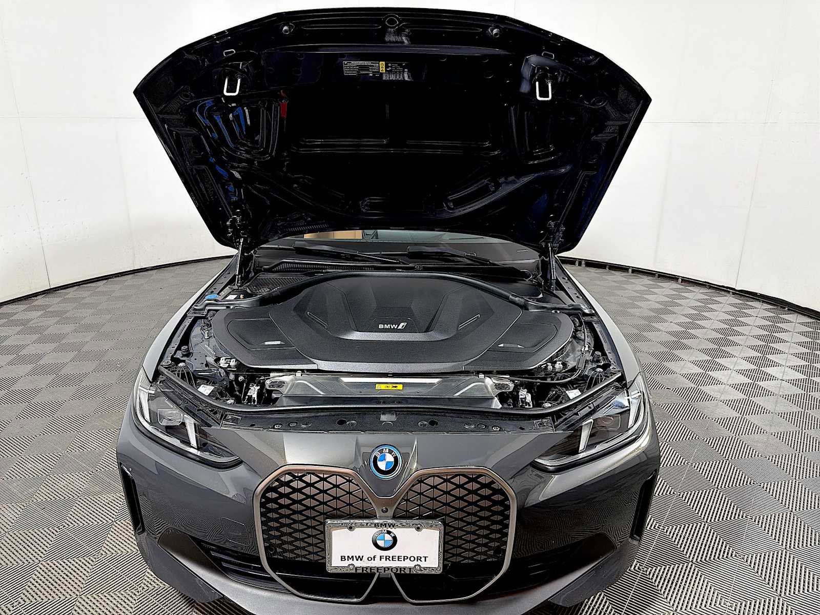 Used 2025 BMW i4 eDrive40 w/ Premium Package image 31