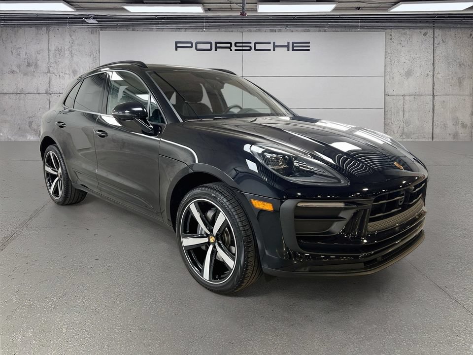 Certified 2026 Porsche Macan AWD/4WD image 7