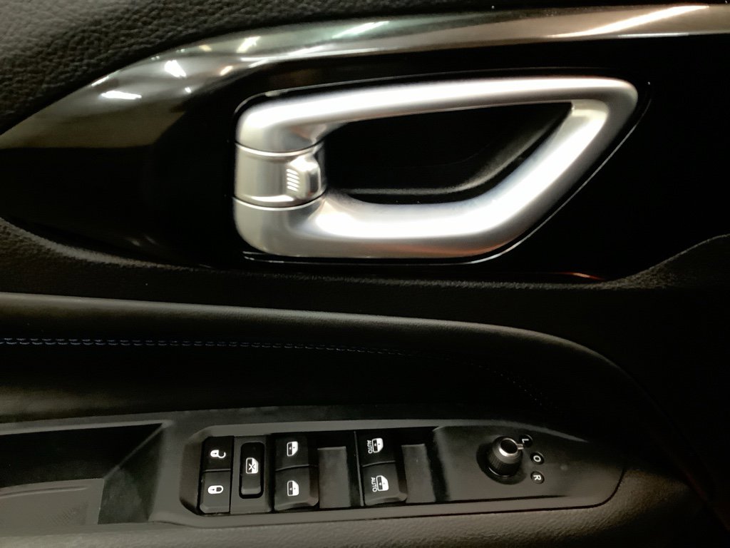 New 2026 Jeep Compass Latitude w/ Sun and Sound Group AWD/4WD image 13