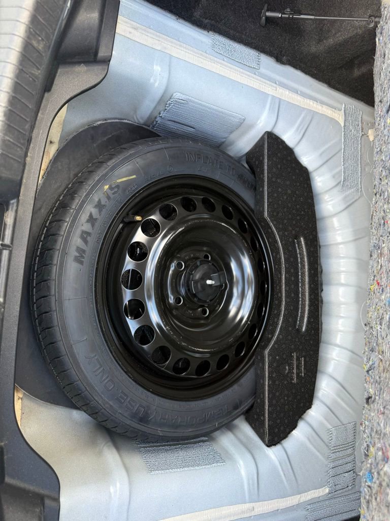 Used 2023 Chevrolet Malibu LT image 34