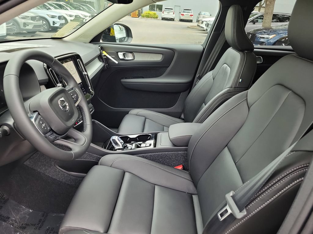 New 2026 Volvo XC40 B5 Plus w/ Climate Package AWD/4WD image 7