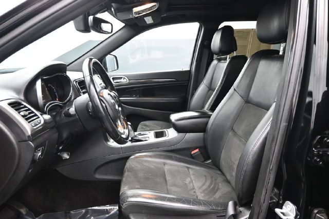 Used 2019 Jeep Grand Cherokee Altitude AWD/4WD image 6