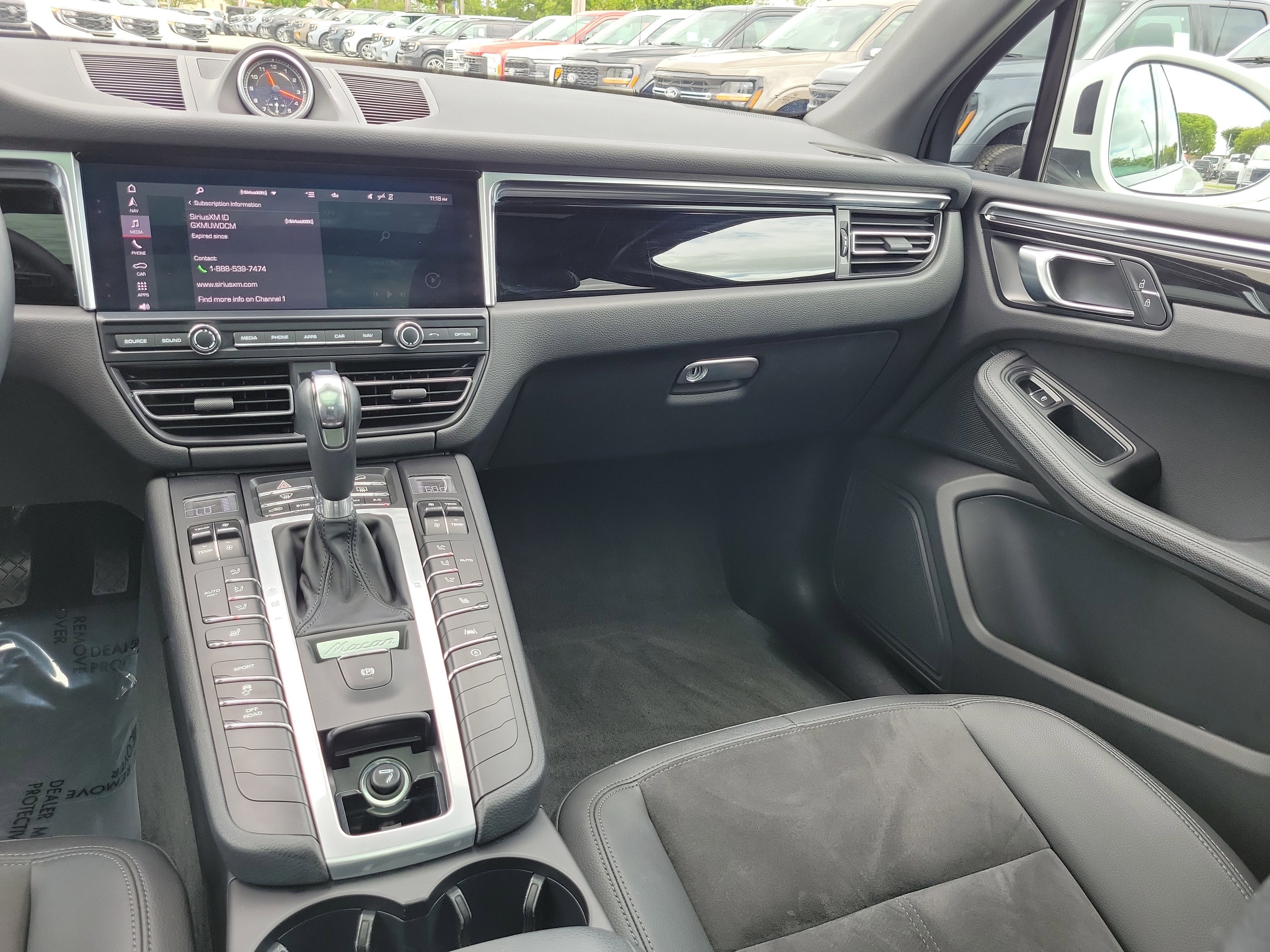 Used 2021 Porsche Macan AWD/4WD image 16
