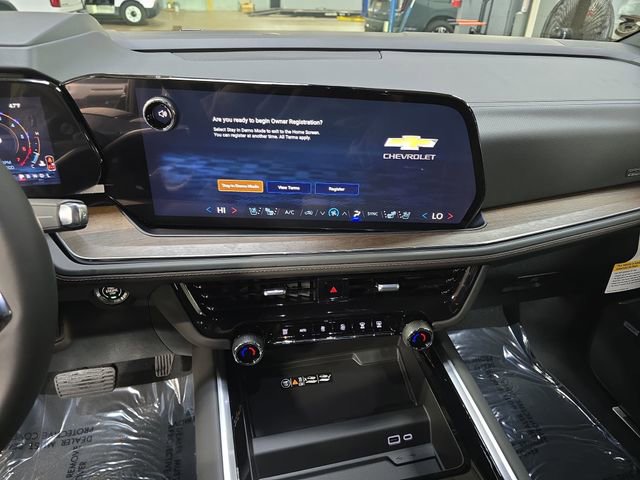 New 2026 Chevrolet Suburban High Country w/ LPO, Illumination Package image 22