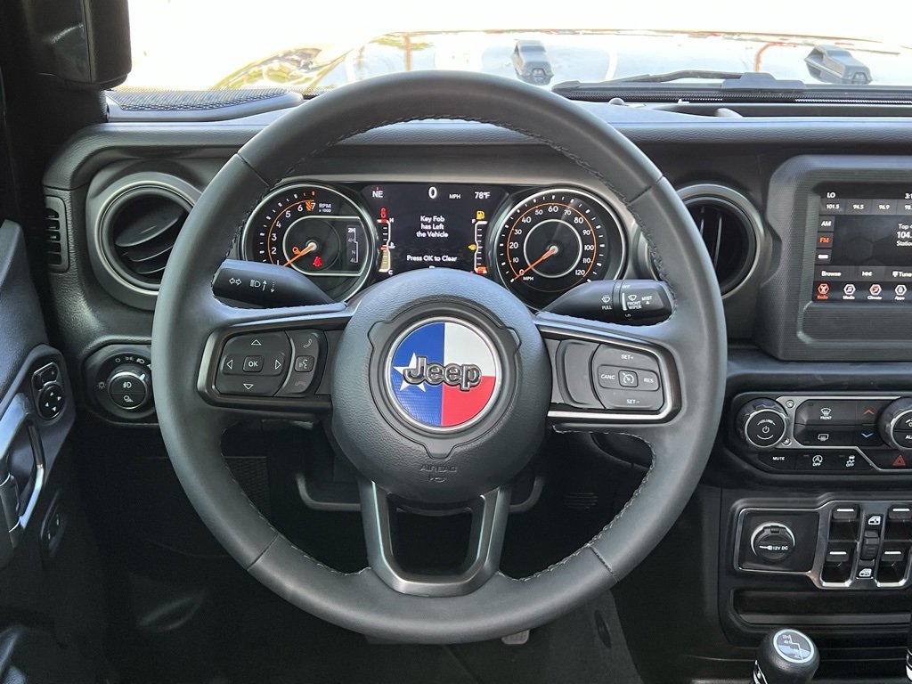 Used 2023 Jeep Gladiator Sport image 16