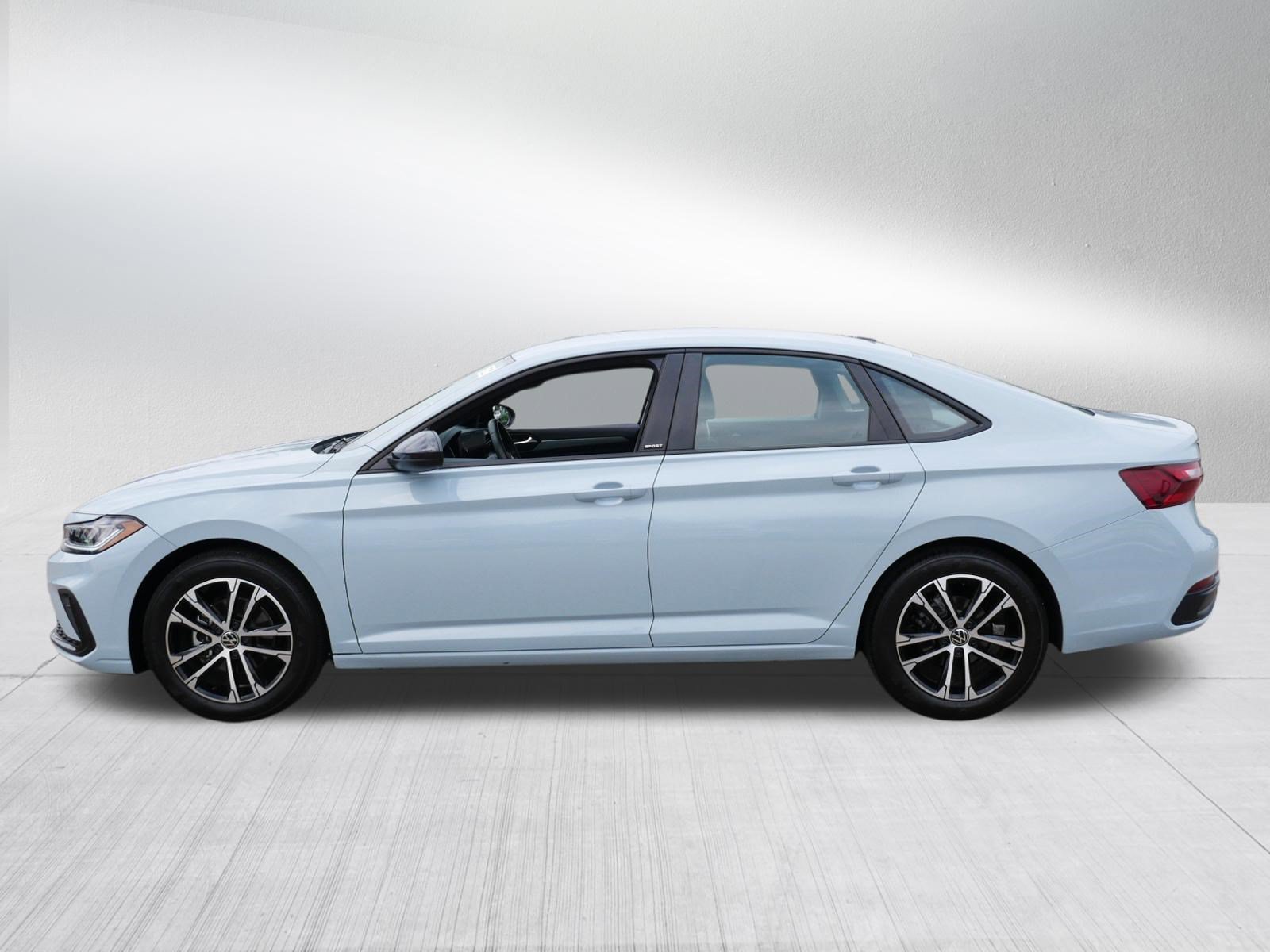 Certified 2025 Volkswagen Jetta Sport FWD image 4