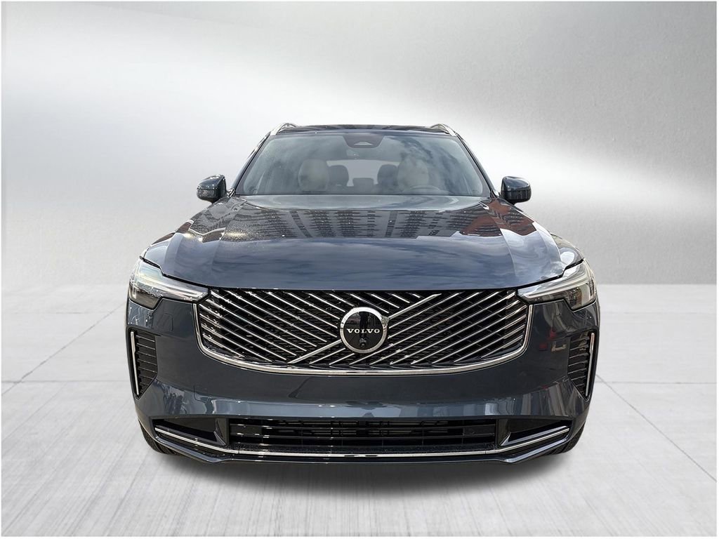 New 2026 Volvo XC90 B6 Plus w/ Protection Package Premier image 2