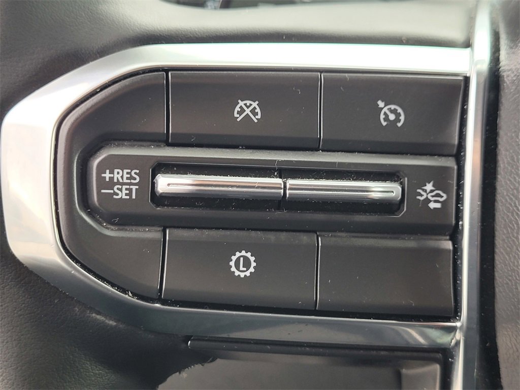 Used 2025 GMC Acadia Elevation image 24