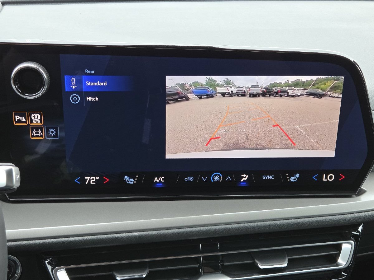 New 2027 Chevrolet Traverse LT AWD/4WD image 10