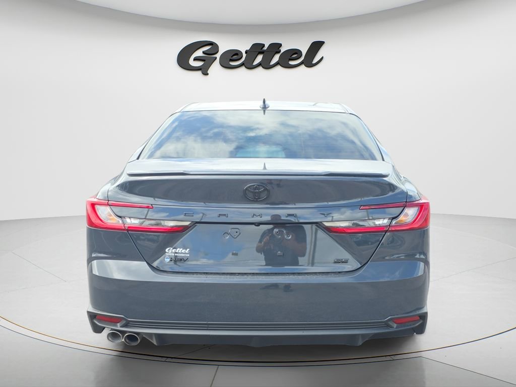 Used 2025 Toyota Camry SE image 5