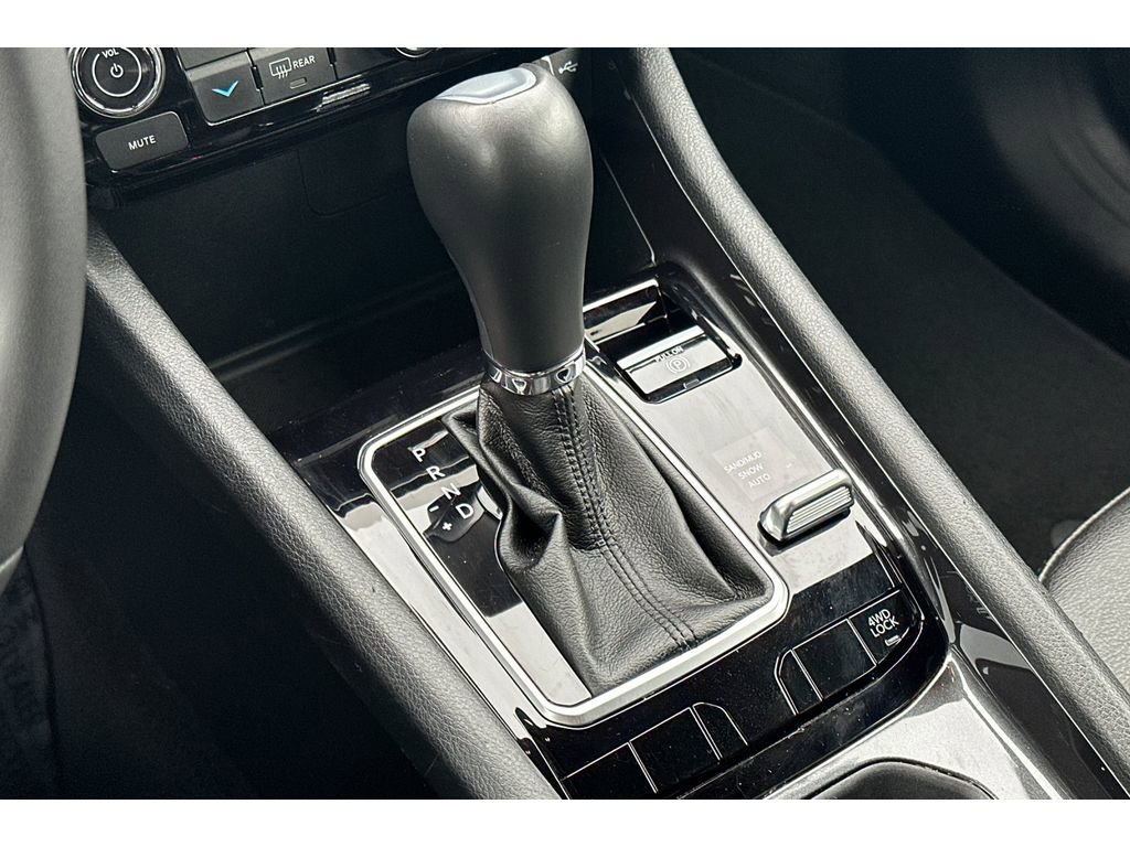 Used 2024 Jeep Compass Latitude image 23