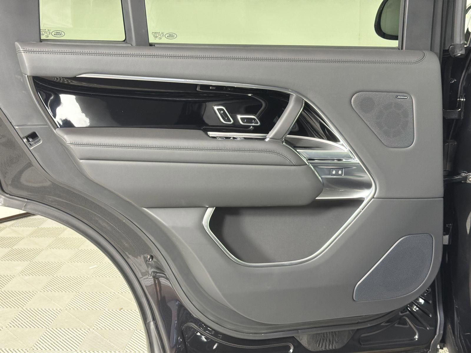 New 2026 Land Rover Range Rover Long Wheelbase SE image 26