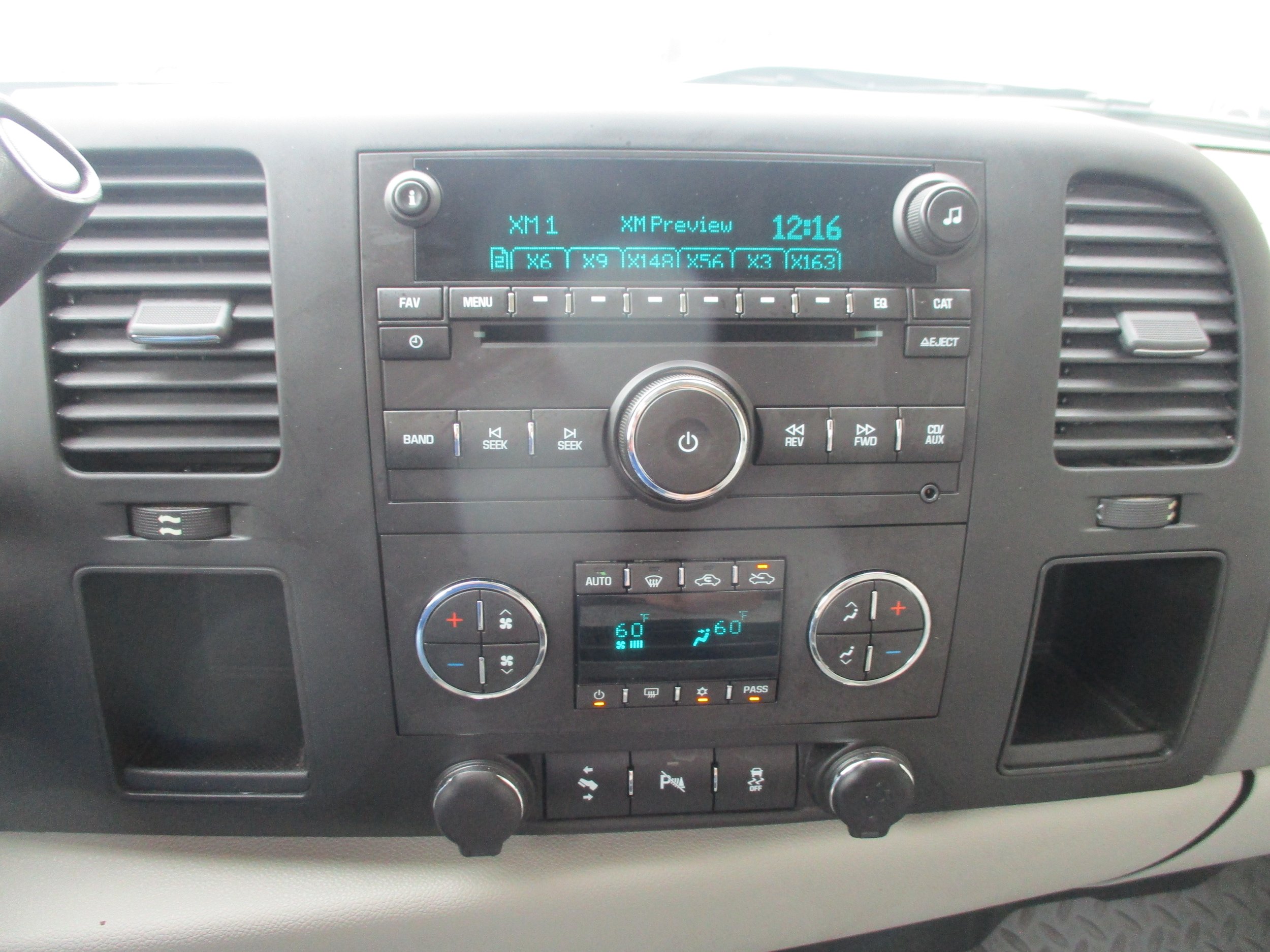 Used 2014 GMC Sierra 2500 SLE w/ SLE Preferred Package RWD image 12
