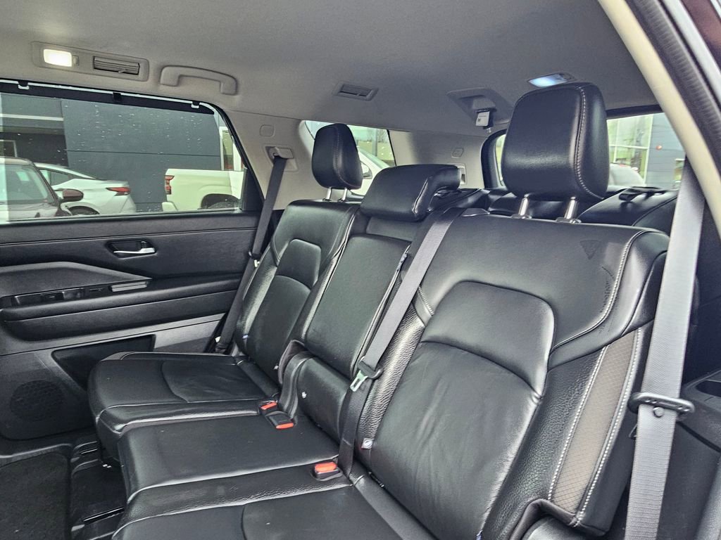 Used 2022 Nissan Pathfinder SL image 13