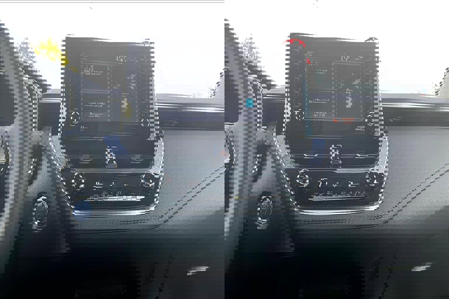 Used 2022 Toyota Corolla LE image 34