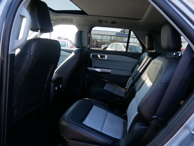 Certified 2022 Ford Explorer XLT w/ Equipment Group 202A image 12